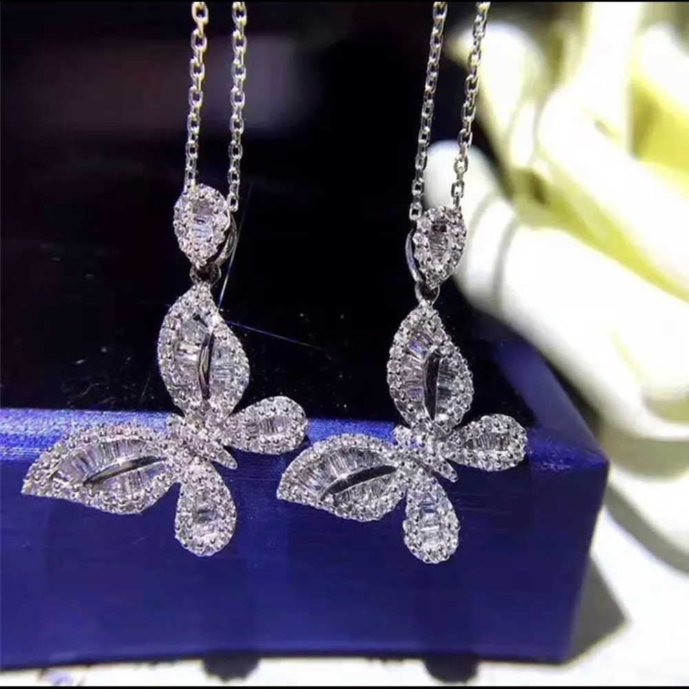 Butterfly Pendant Chain Necklace